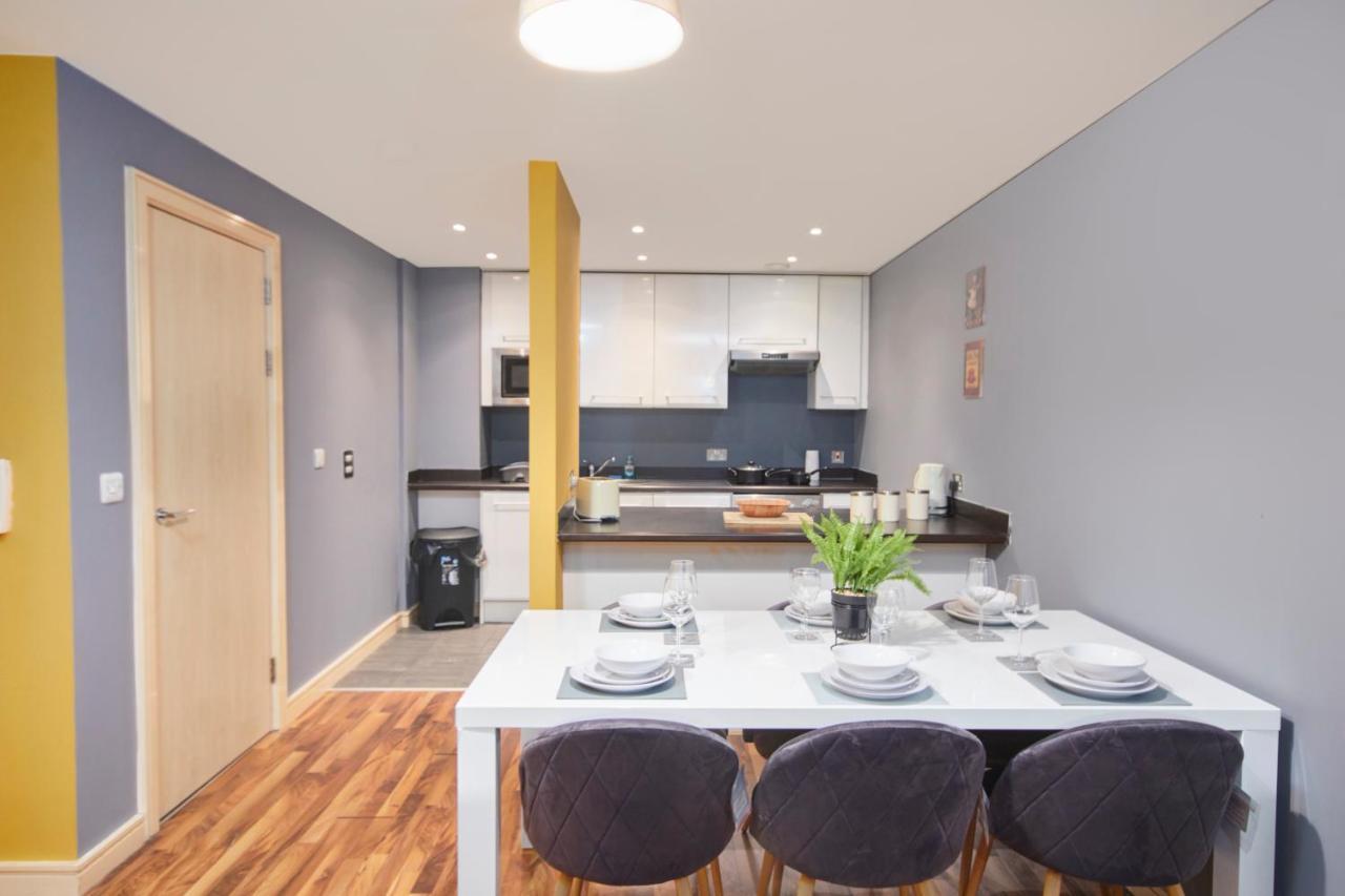 Stylish Manchester Gem - Sleeps 10! Luaran gambar
